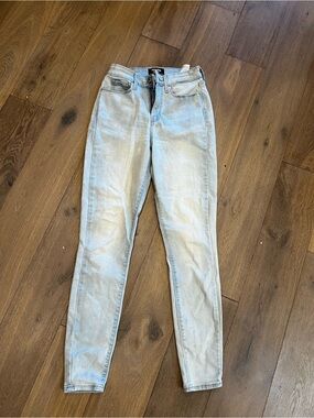 Denizen from Levi's Women's Skinny Jeans - Light Blue Wash